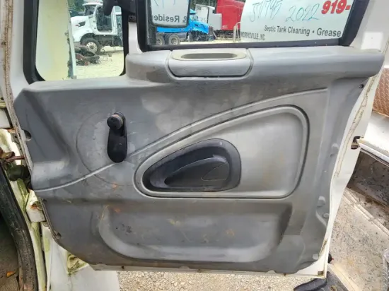 Picture of (Used) 2003 International 4200, INTERIOR DOOR PANEL
