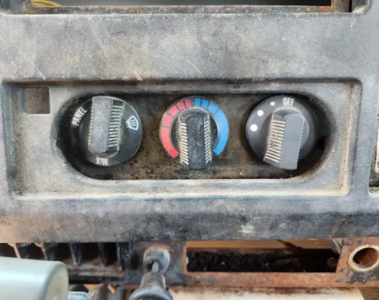 Picture of (Used) 1997 International 4700, TEMPERATURE CONTROL ASSEMBLY