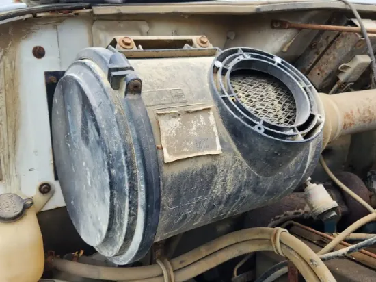 Picture of (Used) 1997 International 4700, AIR CLEANER