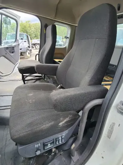 Picture of (Used) 2021 Freightliner M2 106, SEAT
