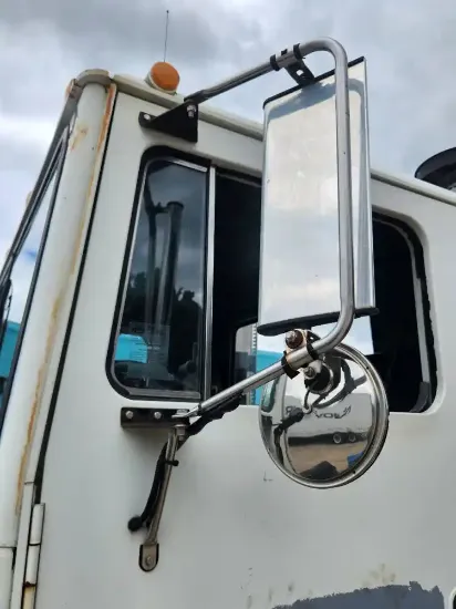 Picture of (Used) 2007 Mack MR690S, SIDE VIEW MIRROR