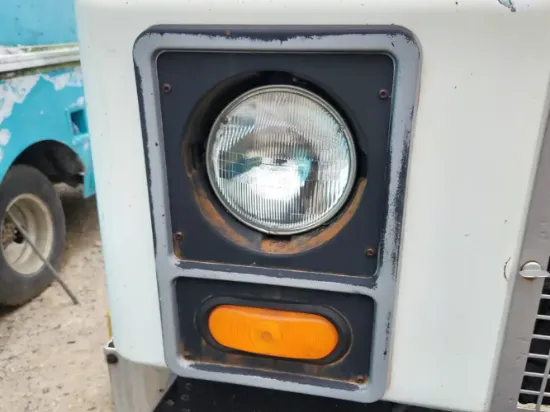 Picture of (Used) 2007 Mack MR690S, HEADLAMP ASSEMBLY