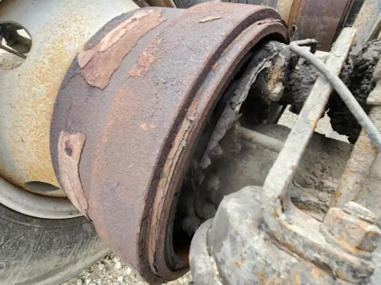 Picture of (Used) 2007 Mack MR690S, REAR DIFFERENTIAL HUBS