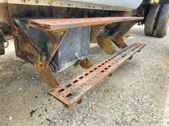 Picture of (Used) 2000 Ford F-650, STEPS