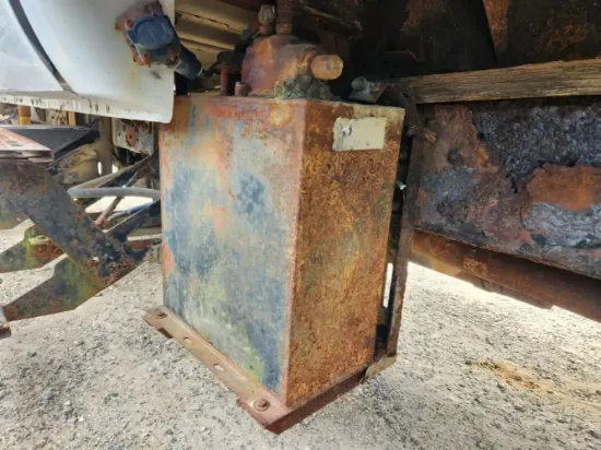 Picture of (Used) 2000 Ford F-650, HYDRAULIC TANK