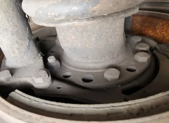 Picture of (Used) 2015 International PROSTAR, FRONT DIFFERENTIAL HUBS