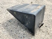 Picture of (Used) 2000 Ford F-650, BATTERY BOX COVER