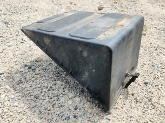 Picture of (Used) 2000 Ford F-650, BATTERY BOX COVER