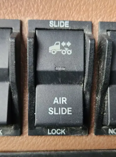 Picture of (Used) 2023 Freightliner Cascadia 126, MISCELLANEOUS DASH SWITCHES