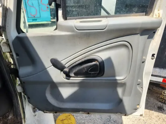 Picture of (Used) 2003 International 4200, INTERIOR DOOR PANEL