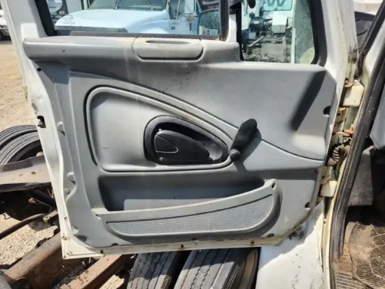 Picture of (Used) 2003 International 4200, INTERIOR DOOR PANEL