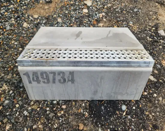 Picture of (Used) 2016 International 9900I, BATTERY BOX COVER