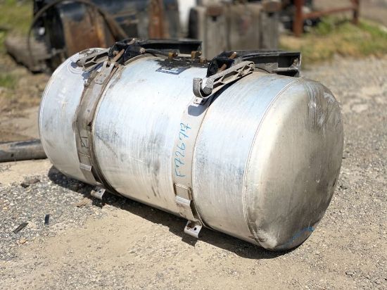 Picture of (Used) 2007 Peterbilt 387, FUEL TANK STRAPS