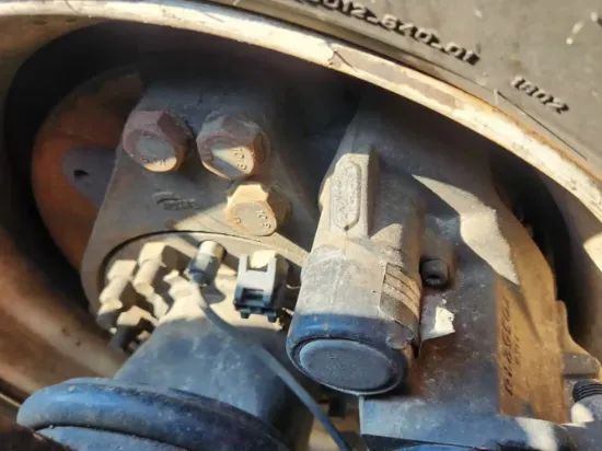 Picture of (Used) 2022 International LT625, FRONT DIFFERENTIAL HUBS