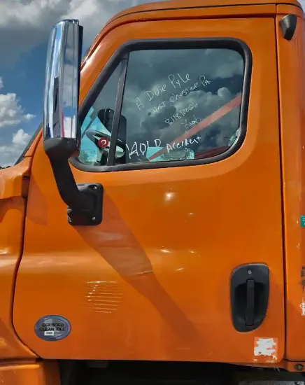 Picture of (Used) 2017 Freightliner Cascadia 125, DOOR