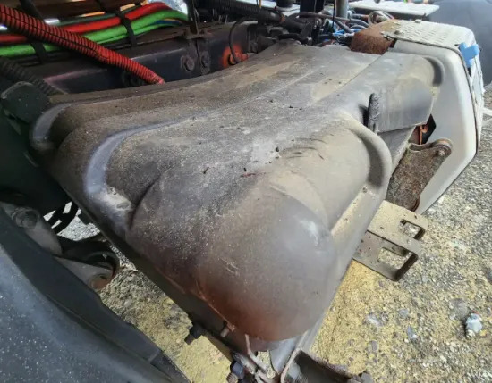 Picture of (Used) 2017 Freightliner Cascadia 125, BATTERY BOX COVER
