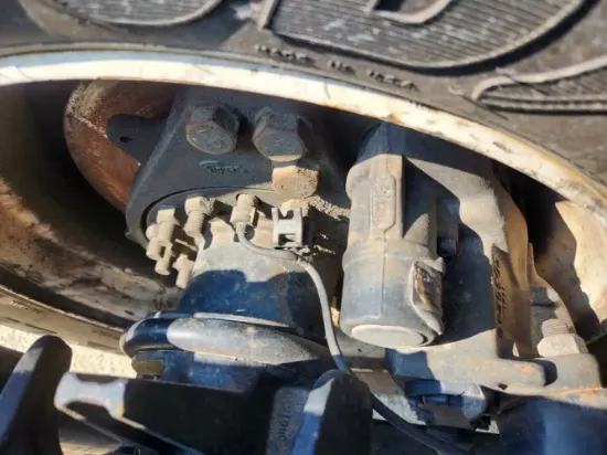 Picture of (Used) 2022 International LT625, REAR DIFFERENTIAL HUBS