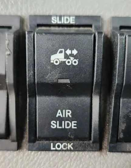 Picture of (Used) 2019 Freightliner Cascadia 116 Day Cab, MISCELLANEOUS DASH SWITCHES
