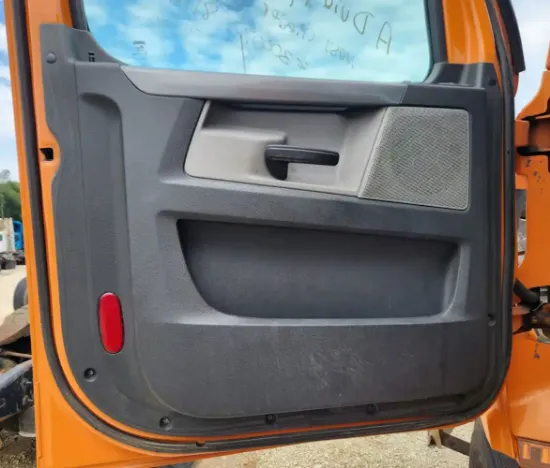 Picture of (Used) 2019 Freightliner Cascadia 116 Day Cab, INTERIOR DOOR PANEL