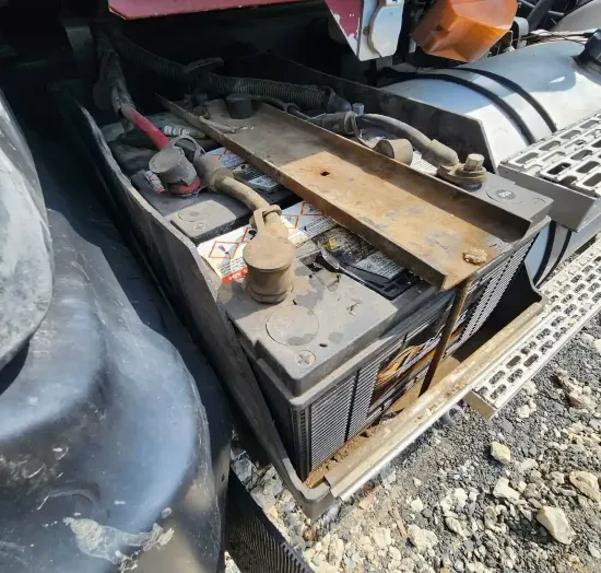 Picture of (Used) 2005 Mack CV713 Granite, BATTERY BOX
