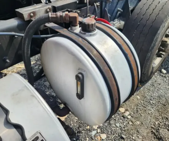Picture of (Used) 2005 Mack CV713 Granite, HYDRAULIC TANK