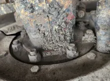 Picture of (Used) 2005 Mack CV713 Granite, FRONT DIFFERENTIAL HUBS
