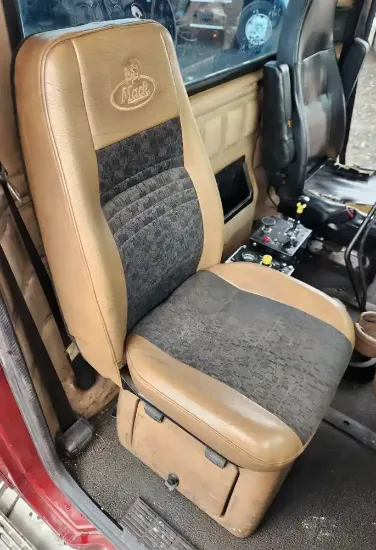 Picture of (Used) 2005 Mack CV713 Granite, SEAT