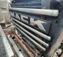 Picture of (Used) 2005 Mack CV713 Granite, GRILLE